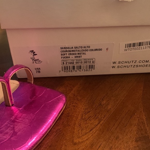 New!‼️ SCHUTZ
Lily Croc-Embossed Metallic Leather Ankle-Wrap Sandals - Picture 11 of 15